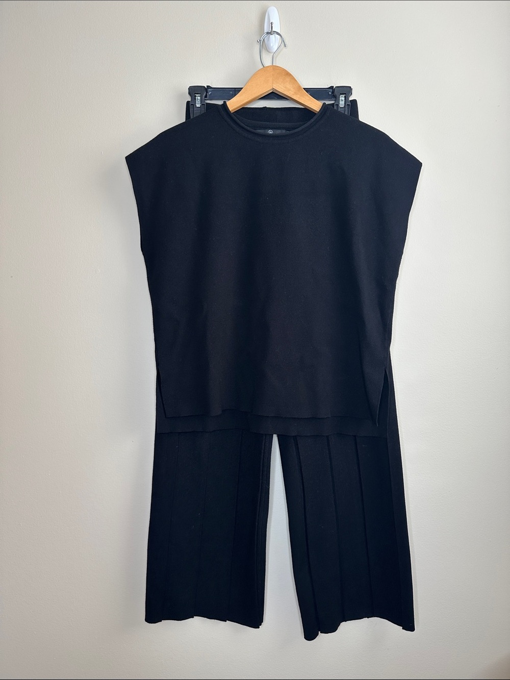 Illusory Women's Black Knit Wide-Leg Pants Set Size Small